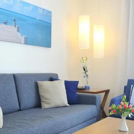 アパート With Wifi, Pool At 400mt Fanabe Beach